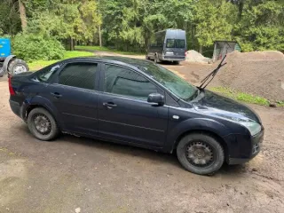 Ford Focus Седан 2005 года Пробег 255633 км Объем двигателя 2 0 л Механическая коробка передач Передний привод Государственный номер К 236 ХС 777 Мощность двигателя 145 л с VIN X9F4XXEED45G65142 Экологический класс Евро 5 Дата регистрации номера 2016 10 24