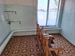 Здание ФАП 72,3 м², участок 1787 м², Пермский край. Здание ФАП, земельный участок, назначение: нежилое, количество этажей: 1, в том числе подземных 0, стены – рубленные, 1980 года постройки, площадью 72,3 кв.м., кадастровый номер 81:05:0890001:180; категория земель: земли населенных пунктов, вид…