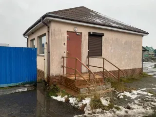 Здание 7858,3 кв.м и земельный участок 13650 кв.м в Калининградской области, Гурьевский район, поселок Поддубное, улица Лесная, дом 1. Земельный участок кадастровый номер 39:03:090910:24, площадь 13650 кв.м, категория земель: земли населенных пунктов, вид разрешенного использования: для…