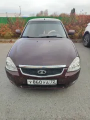 Lada Priora 2014, 97,9 лс, 155000 км. ТС не на ходу, требуется замена передних стоек полностью с опорными подшипниками, аккумулятора, переднюю правую стойку со стороны пассажира нужно вырезать и варить, замена стакана, генератор то не даёт зарядку, все жидкости под замену, двигатель троит.
