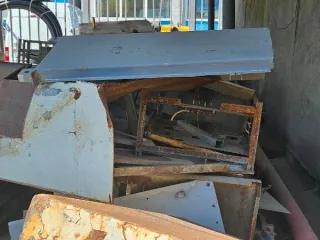 Лом черного металла 2318 кг в Санкт-Петербурге. Вес 2318 кг, реестровый номер 0024КДЗ0000030. Местонахождение: Российская Федерация, Санкт-Петербург, ул. Седова, д.9, навес (расположен напротив литеры Р). Имущество получено в ходе разборки движимого имущества, находящегося в аренде у ООО…