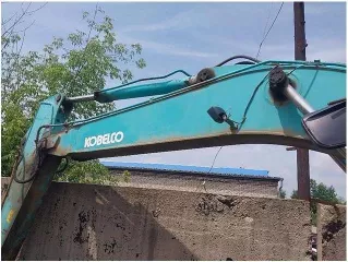 Экскаватор Kobelco SK200SR-1S, 2006 г.в., заводской номер рамы YB04-02449, документы (СОМ, ПСМ) в наличии.
