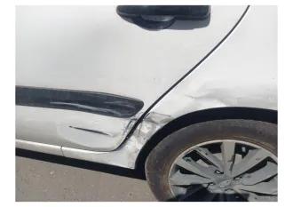 LADA Granta 2022 года выпуска, VIN: XTA219140P04650985. Цвет кузова белый, объем двигателя 1596 см³, тип кузова: легковой комби (хэтчбек). Автомобиль на ходу, однако требует комплексного ремонта: неисправен кондиционер; из‑за износа задних тормозных барабанов и колодок не функционирует стояночный…