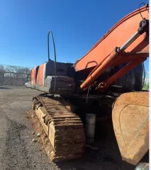 Экскаватор Hitachi ZX 330LC, VIN: HCM1V700L00050875, гос. рег. номер: 77 НМ 5752, 2006 г. в. Покупатель приобретает имущество без залога.