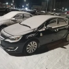 Opel Astra 2013 года, 115 л.с., 200000 км, АКПП, Легковой автомобиль: Opel Asrta, 2013 г.в., цвет Черный