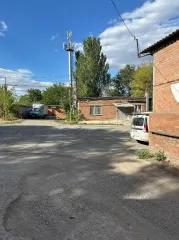 Нежилое помещение 97,5 кв. м, Ростовская обл., г. Таганрог, ул. Большая Бульварная, 10-25; 1101/3432 доли в праве общей долевой собственности на земельный участок, категория земель: земли населенных пунктов, вид разрешенного использования: для использования в производственных целях. Ознакомление с…