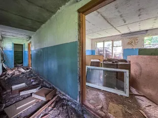 Имущественный комплекс 983,5 кв.м и участок 11 618 кв.м Липецкая область Имущественный комплекс в составе которого земельный участок общей площадью 11 618 кв.м., 6 нежилых зданий общей и 2 сооружения общей площадью 983,5 кв.м., расположенный по адресу: Липецкая область, р-н. Становлянский, с/п…
