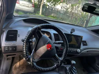 Автомобиль   HONDA CIVIC  Год выпуска – 2008  VIN номер: NLAFD75308W073842. Ржавчина на порогах и на двери,  сломан бензобак, проржавела. Нет крышки об бензобака. Гремит ходовая часть.