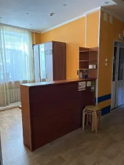 Нежилое здание (здание станции юных туристов) 701,3 кв.м, кад. № 76:21:010101:134, земельный участок 2370 кв.м, кад. № 76:21:010107:21, адрес: Ярославская область, г. Тутаев, ул. Ярославская, д.36а. Вид ограничений и обременений: В соответствии с информационным сообщением. Материалы наружных стен…