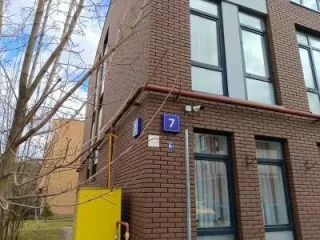 Жилая квартира, пл. 93,1 кв.м., кад. №77:17:0130104:1462
По адресу: г Москва, р-н Троицк, ул. Андерсена, д 7, этаж 1, кв 5