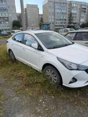 Hyundai Solaris 2021 Hyundai Solaris, 2021 года, 100 лс, 166492 км еще Hyundai Solaris, 2021 года, 100 лс, 166492 км еще Автомобиль находится в залоге у банка АО "Кредит Европа Банк". Состояние автомобиля: имеются повреждения переднего бампера: трещины и мелкие сколы; на колесах установлена зимняя…