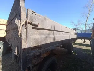 Прицеп тракторный 2ПТС-4,5, 2000, государственный регистрационный знак 02 УВ 4774. Характеристика: страна-производитель машины: Россия; год выпуска: 2000; заводской № машины (рамы): 0000569; двигатель №: отсутствует; цвет: коричневый; паспорт самоходной машины /ПСМ/: ВА № 446511 от 04.12.2000г…