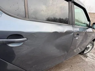 Skoda Fabia 2013 года, 86 л.с., пробег 189 919 км. VIN: XW8EC45JXEK508112. Имущество является залоговым обеспечением по кредитному договору.