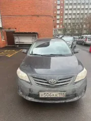 Toyota Corolla 2011 года, 124 л.с., АКПП. Идентификационный номер (VIN) JTNBV58E30J160869, государственный номер Н506АХ198.