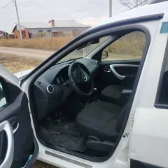 Lada Largus 2015 года, 105 л.с., пробег 141170 км. Цвет белый. Двигатель бензиновый, объем 1.6 л (1598 куб.см). VIN: XTARS0Y5LF0893725. Местоположение: г. Черногорск, Республика Хакасия, Россия.