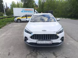 Автомобиль марки/модели ДЖАК/JAC J7, VIN: MX1J7AGGXPK058790, год выпуска 2023, цвет автомобиля: БЕЛЫЙ   пробег уточнять при осмотре. Данное имущество находится в залоге у АО «Кредит Европа Банк  Россия »