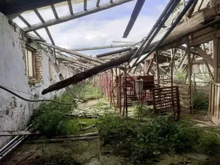 Нежилое здание площадью 1 277,60 кв. м по адресу: Нижегородская область, Тонкинский район, рабочий поселок Тонкино, улица Заречная, дом 24 "А"/1. Кадастровый номер здания: 52:04:0200016:493, земельного участка: 52:04:0200016:492.