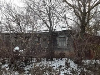 Ветеринарный участок 40 кв. м и земельный участок 259 кв. м. Объект 1: Нежилое здание, площадью 40,0 кв. м, назначение: нежилое, наименование: ветеринарный участок, количество этажей: 1, в том числе подземных 0, кадастровый номер 52:29:0070005:802. Объект 2: Земельный участок общей площадью 259+/-6…