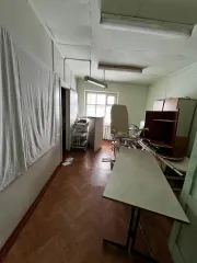 Здание 148.1 кв. м с участком, Красноярский край, с. Ирбейское, ул. Мира, д. 5а. Назначение: нежилое, кадастровый номер здания: 24:16:4201005:1213, площадью 148.1 кв. м, 1 этаж. Земельный участок, категория земель: земли населенных пунктов, вид разрешенного использования: под административное…