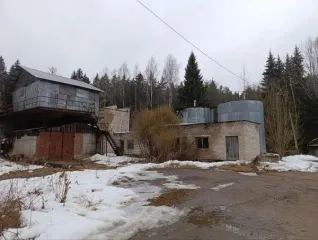 Котельная 1030,1 кв.м с земельным участком 3158 кв.м, Ленинградская область. Нежилое двухэтажное здание котельной общей площадью 1030,1 кв.м., кадастровый номер 47:01:1706001:12602, вместе с земельным участком общей площадью 3158,0 кв.м., кадастровый номер 47:01:1706001:13055, категория земель –…