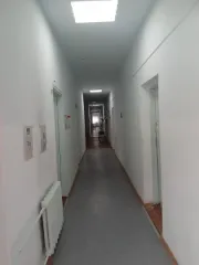 Нежилое здание 931.1 кв. м и земельный участок 2706.02 кв. м, Кемеровская область. Нежилое здание общей площадью 931,1 кв. м, кадастровый номер 42:11:0104003:1952, расположенное по адресу: Кемеровская область – Кузбасс, Промышленновский муниципальный округ, с. Тарасово, ул. Центральная, двлд. 96в…