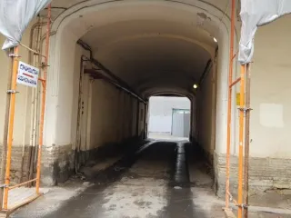 Нежилое помещение 11,7 м², Санкт-Петербург, ул. Смолячкова, д. 15-17, литера А, пом. 8-Н, площадь 11,7 кв.м, назначение: нежилое, этаж: подвал, кадастровый номер 78:36:0501101:2346. Право собственности города подтверждается записью в Едином государственном реестре недвижимости от 10.03.2026 №…