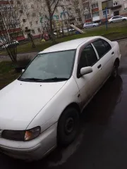 Nissan Pulsar 1999 года.