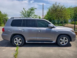 Lexus LX 570, 2011, государственный регистрационный номер P542AO180, VIN: JTJHY00W904065824. Обременения: отчуждение запрещено до 28-го года. Вид транспорта: легковой автомобиль. Объем двигателя: информация отсутствует. Год выпуска: 2011. Коробка передач: информация отсутствует. Привод: информация…