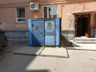 Нежилое подвальное помещение (пом. № п001), кадастровый номер 70:22:0010103:4281, расположенное по адресу: Томская область, ЗАТО Северск, г. Северск, просп. Коммунистический, 55, пом. у5. Фундамент – бутовый; стены – кирпичные; перекрытия – сборные железобетонные пустотные плиты.