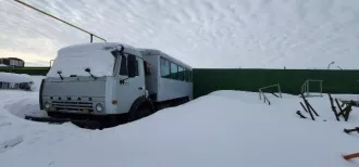 Камаз 4310, 1992 г.в., г/н В185ЕС 89, VIN КАБ43100031867556. Согласно акта осмотра, автомобиль не заводится, отсутствует АКБ, не работает КПП.