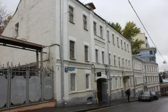 Жилое помещение 14,4 м² Москва по адресу: г. Москва, Печатников пер., д. 6, кв. 15, ком. 4, площадью 14,4 кв. м (этаж № 2), кадастровый номер: 77:01:0001091:2709 Вид жилого помещения: Жилое Общая площадь: 14.4