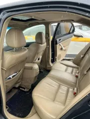 Honda Accord 2003 года, 190 лс, 249179 км, АКПП. Легковой автомобиль находится на ходу. Аккумулятор разряжен, зарядка аккумулятора не дала результатов. Колеса спущены. Автомобиль не товарного вида. Требуется текущий ремонт автомобиля: не стабильная работа двигателя внутреннего сгорания, неисправен…