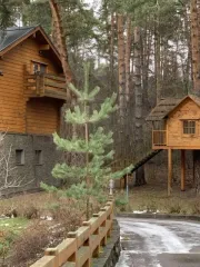 Здания, сооружение и земельный участок 11276,3 кв.м. Московская область Земельный участок, площадь: 10674 кв. м., кадастровый номер: 50:20:0040710:160, Виды разрешенного использования объекта недвижимости: для индивидуального жилищного строительства, адрес: Московская область, Одинцовский район…