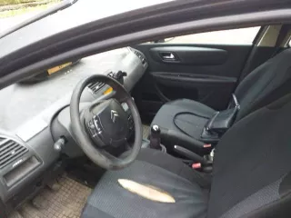Автомобиль марки CITROEN, модель: C4, год выпуска: 2009г., кузов №: VF7LCNFUL9Y585241, идентификационный номер  VIN : VF7LCNFUL9Y585241.  ВНИМАНИЕ    Требует ремонта стартер, радиатор, сцепление, правые стеклоподъемники    