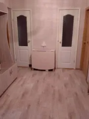 Квартира 58,7 кв.м, Иркутская область, кадастровый номер: 38:07:020209:176, расположенная по адресу: Иркутская область, Казачинско-Ленский район, р. п. Магистральный, мкр-н 1, д. 20, кв. 2.