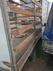Грузовой бортовой автомобиль 37051С, 2007 года выпуска, идентификационный номер (VIN): XSJ37051C70004225, кузов №33020070479856, модель двигателя 40522Р, мощность двигателя: 140 л.с., цвет белый.