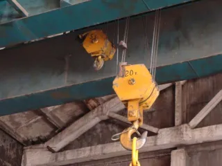 Промышленный комплекс 13,6 га Абакан Хакасия. Недвижимое имущество, расположенное по адресу: Республика Хакасия, г. Абакан, ул. Молодежная, д.20: Нежилое здание (административно-лабораторный корпус), кад.№19:01:080501:1385, пл.1831,5 кв.м. Нежилое здание (гараж для грузовых машин на 40 мест)…