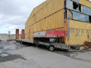 Полуприцеп Kron SD, 2011 г.в., г.н. АИ5933(51). Ознакомиться с имуществом и документами можно по указанным адресам, по согласованию с организатором.