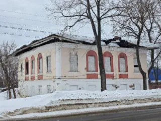 Нежилое здание 258.8 кв.м Ярославская обл Нежилое здание вместе с земельным участком, расположенное по адресу: Ярославская обл., г. Углич, ул. Ростовская, д. 35/2. Здание по адресу: Ярославская обл., г. Углич, ул. Ростовская, д. 35/2 является выявленным объектом культурного наследия «Особняк…