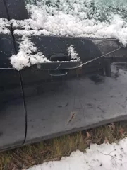 Автомобиль Чери SUV T11, 2007 г.в., г/н Н956ТХ44, VIN XUVDB14B170010907 (Реализация по прямому назначению). Цвет зеленый, имеются следы коррозии на порогах, на дверях, повреждение на правой передней двери, спущены оба передних колеса, заднее правое, на все колеса установлены литые диски, на заднем…