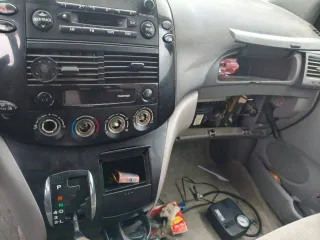 Toyota Sienna 2004 года, 218 л.с., пробег 100000 км, АКПП. Легковой автомобиль Toyota Sienna LE, 2004 г.в., VIN 5TDZA23C74S113839.