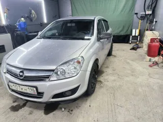 Opel Astra 2012 года, 116 лс, 268033 км. Автомобиль легковой, марка: Opel, модель: Astra (A-H), VIN: XWF0AHL48C0017219, гос. рег. номер: Н107КН196, год изготовления: 2012