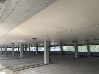 Нежилые помещения 5702.4 кв. м, гараж 2946 кв. м, земельный участок 5220 кв. м, Москва. Нежилые помещения (этаж 1, помещение VI - комната 1, помещение VIа - комната 1, помещение VII - комната 1, этаж 2, помещение IX комнаты 1-41, помещение VIII - комната 41, этаж 3, помещение XI - комнаты 1-42…