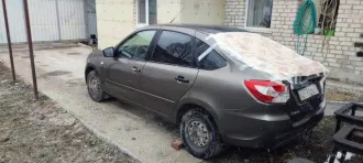 LADA Granta 2021, коричневый. VIN: XTA219140N0424841, госномер М570СХ73. Год выпуска 2021, двигатель бензиновый, модель 111826940659, мощность 89.7 л.с., объем 1596 см³. Экологический класс 5. Согласно акту осмотра от 04.07.2025 автомобиль не на ходу. Повреждения: задний и передний бампер, заднее…