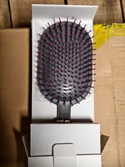 Бытовая электроника: зарядные устройства, колонки JBL, T&G, наушники Apple, Marshall, Samsung, смарт-часы, фены Dyson, устройства для зарядки аккумуляторов телефонов от сети переменного тока, производство Китай, марка Magnetic Charger, модель WCH-PMI-MGSF (2 шт.). Расчёска (большая массажная щетка…