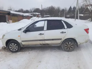 Lada Granta, 2013 Легковой автомобиль: марки Lada (ВАЗ) модели Granta, год выпуска - 2013; Идентификационный номер (VIN) - XTA219010DY035331; Мощность двигателя: 87 л.с.; Цвет: белый; Экологический класс: четвертый. Обременено залогом кредитора АО «Тбанк». Адрес местонахождения транспортного…