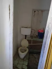 Нежилое здание 93,2 кв.м с участком, Ростовская область, Неклиновский район, с. Федоровка, ул. Почтовая, 50а. Кадастровый номер 61:26:0140101:2242. Год ввода в эксплуатацию: 1972. Количество этажей: 1. Материалы наружных стен здания: шлакобетонные блоки. Общая площадь: 93.2 кв.м. Кадастровая…