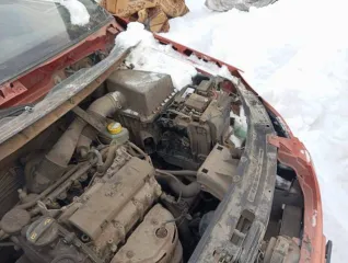 Škoda Fabia 2008 года выпуска, VIN XW8AH15J09K500864, цвет оранжево-красный, автомобиль снят с учета и находится в разукомплектованном состоянии.