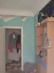 1/3 доли в праве на жилое помещение, кадастровый номер 18:28:000047:3174, по адресу: 427628, Россия, Удмуртская Республика, город Глазов, улица Сибирская, дом 15, квартира 9, комната 2. Площадь: 26.4 кв. м, дата государственной регистрации: 02.09.2003 г.