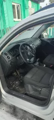 легковой автомобиль VOLKSWAGEN TIGUAN 2010 года выпуска, XW8ZZZ5NZAG10201, находится в залоге у ООО «МБ РУС Банк»